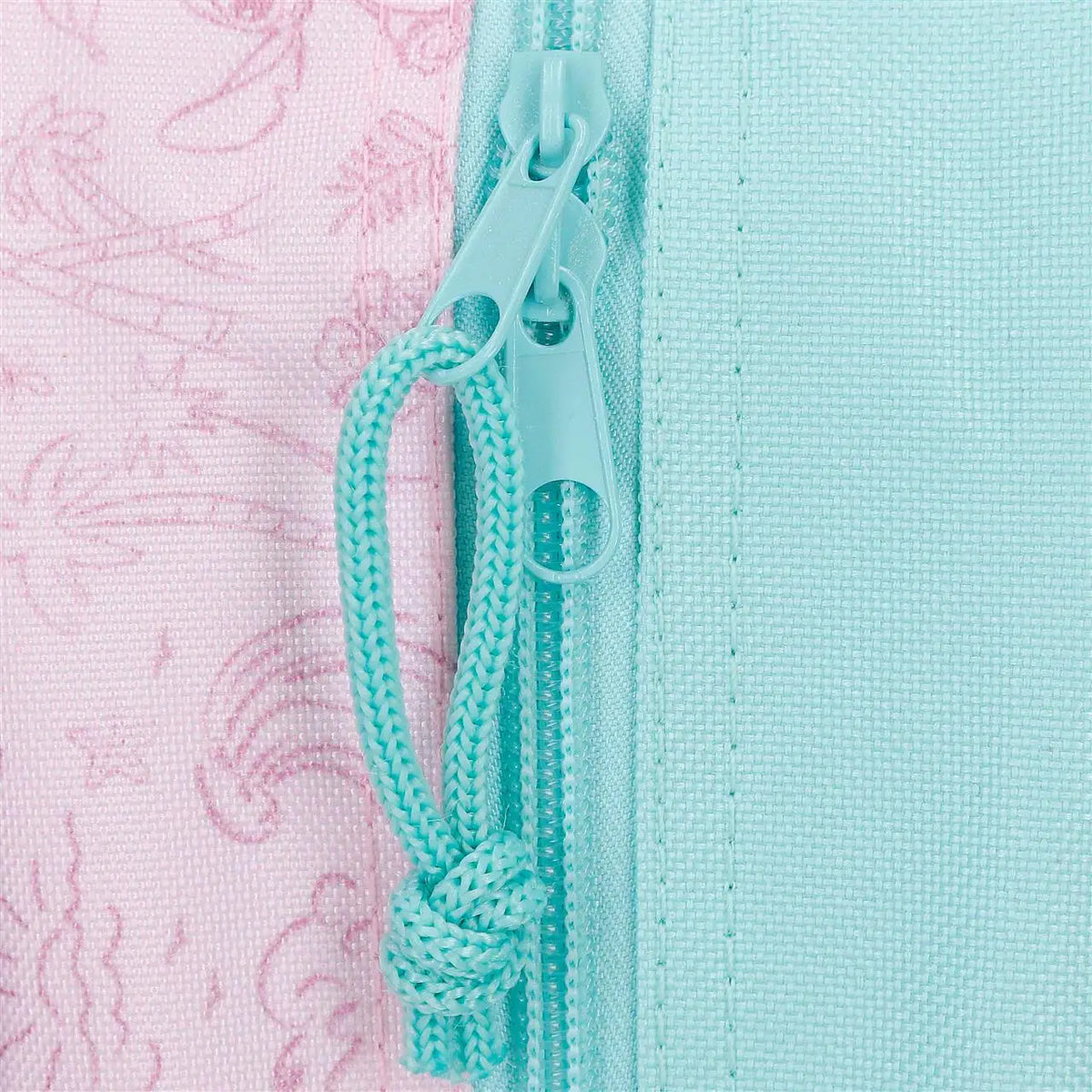 Estampado Beach & Love de Stitch y Angel sobre fondo turquesa