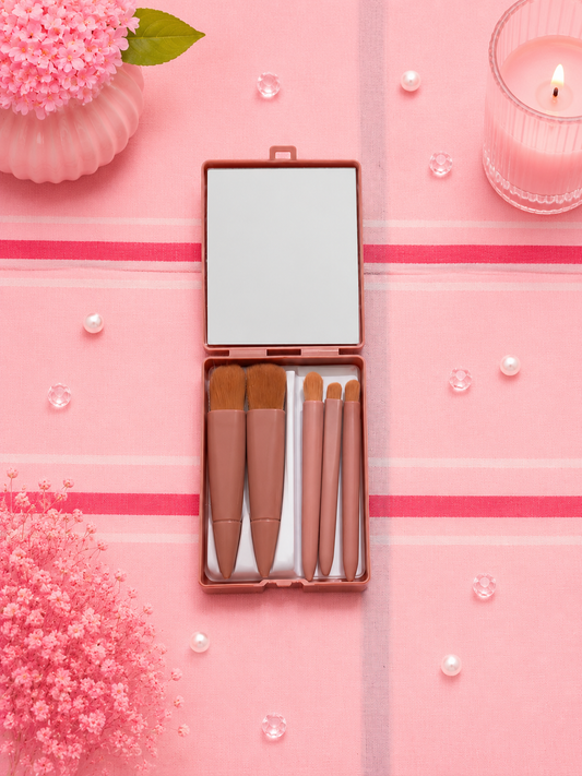 Set de brochas de maquillaje con espejo de viaje