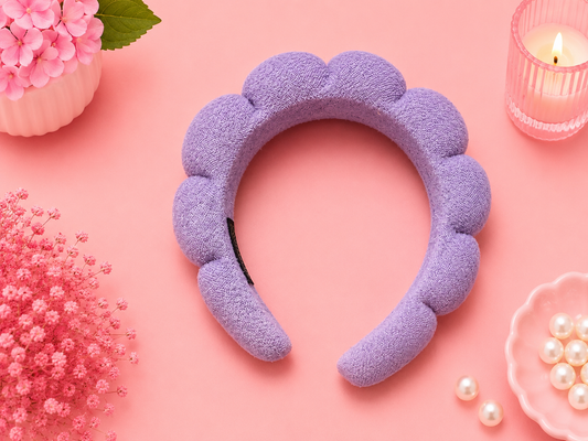 Diadema para mantener el cabello recogido durante el cuidado facial