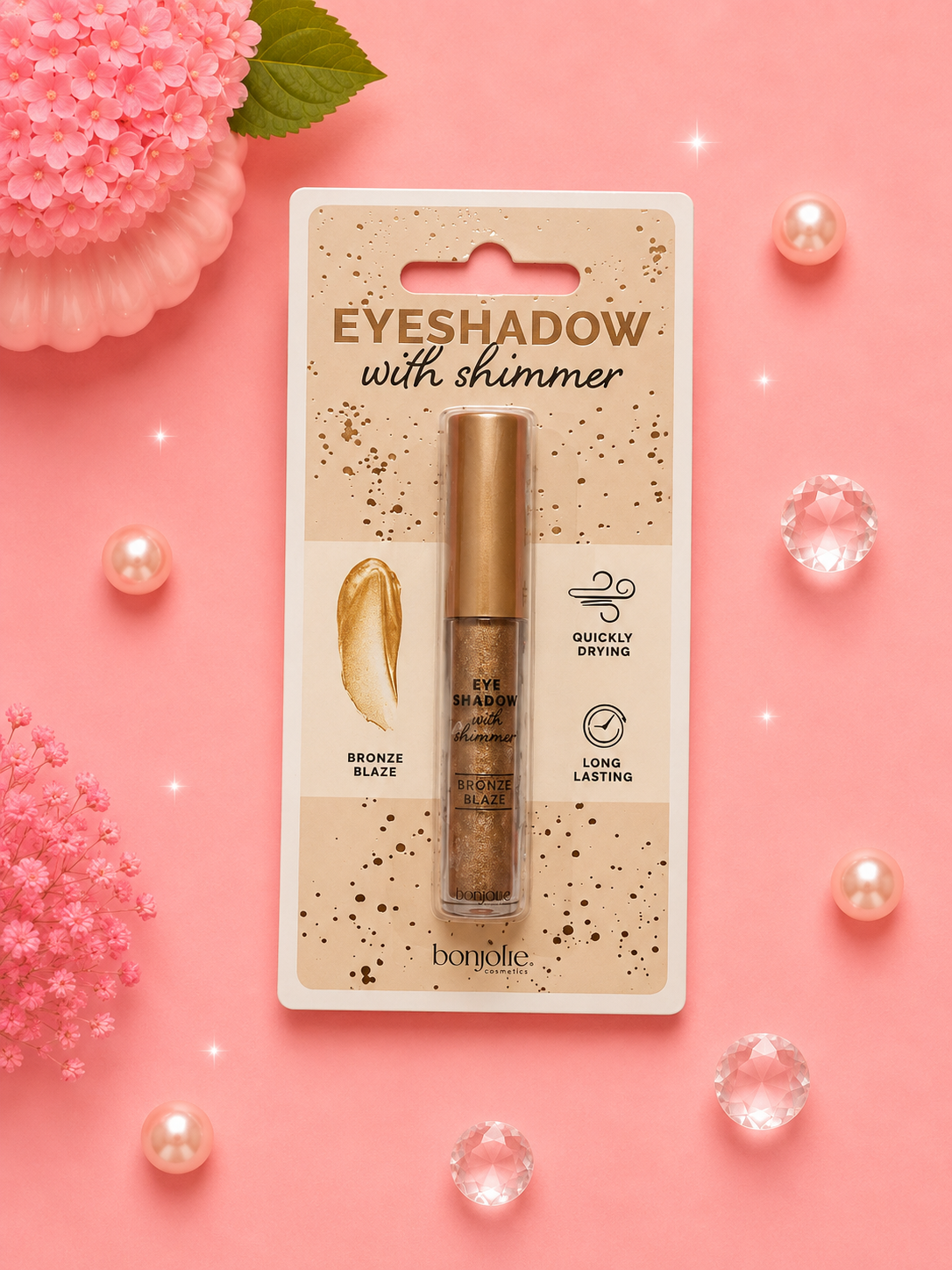 Maquillaje de ojos con sombra líquida de acabado brillante