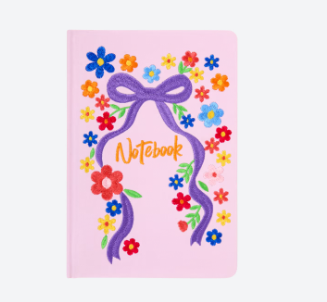 Cuaderno A5 bordado preparado para el uso diario