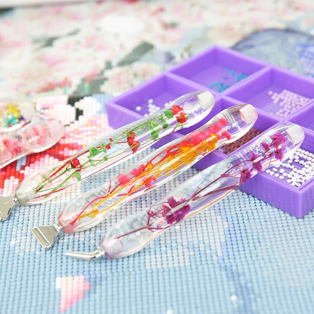 Accesorios organizados para practicar Diamond Painting