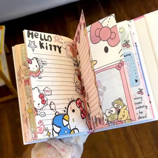 Portada calada del cuaderno tríptico de Hello Kitty