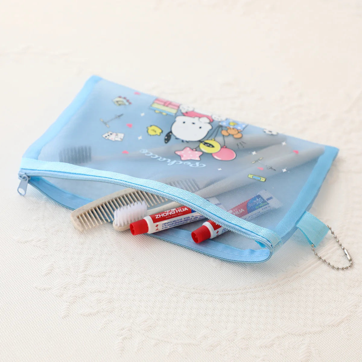 Diseño de Cinnamoroll en el estuche de papelería