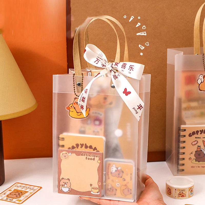 Papelería de capibara para llevar en el bolso o la mochila